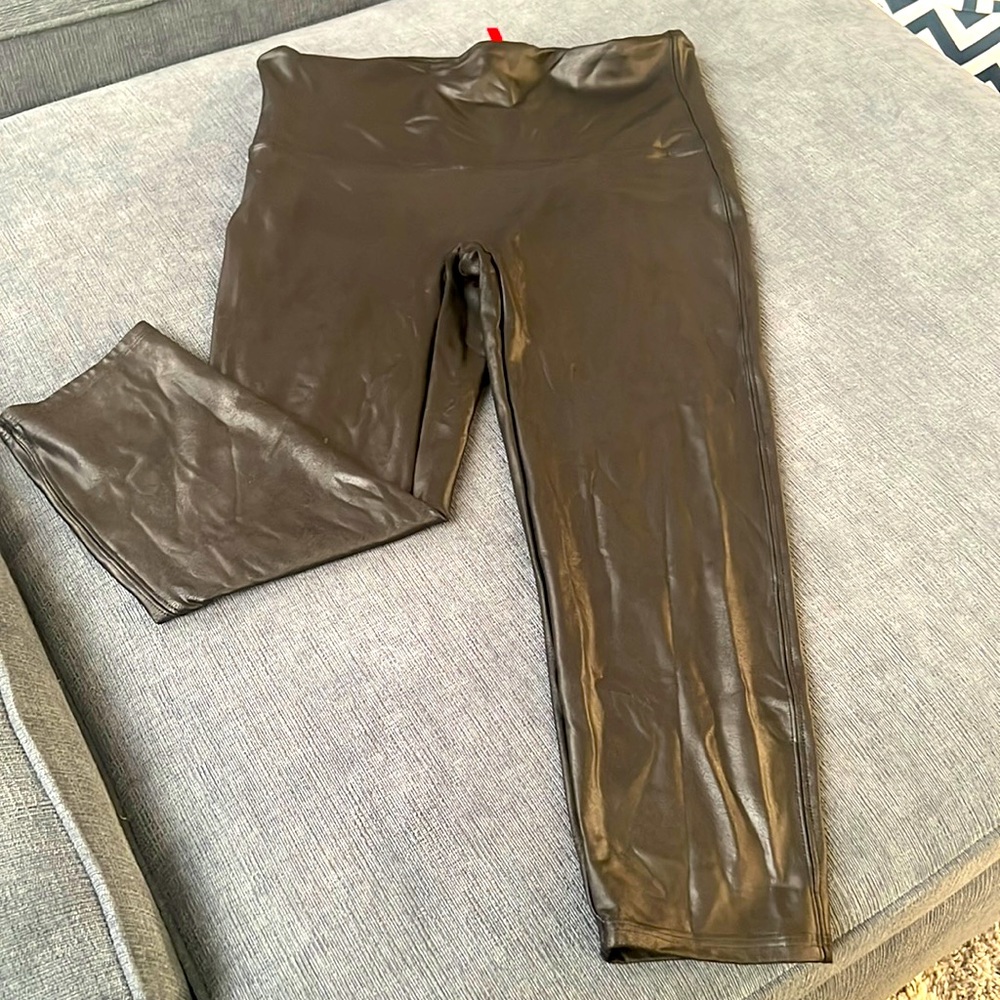 Faux Leather Leggings, Shaping waistband, Contoured design, Center-seam free,l